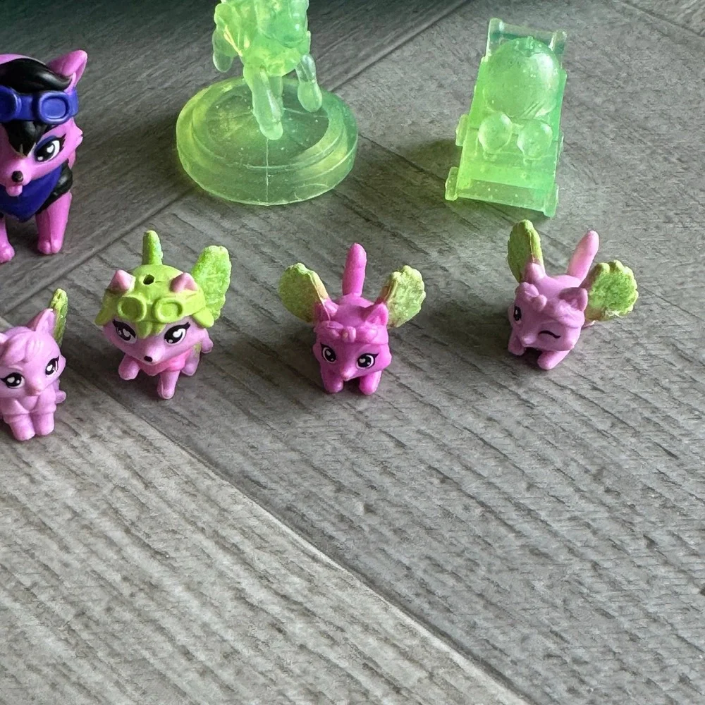 Hatchimals‎ Playset Hideaway Pets & Accessories Collection Carrying Case